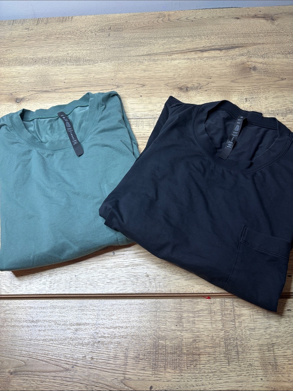 Bundle of 2 Men’s Lululemon Fundamental Oversized Long Sleeve T-Shirts Size XXL